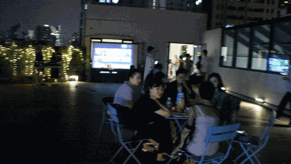 露臺(tái)吹風(fēng)、聊天、看夜景很是不錯(cuò)哦