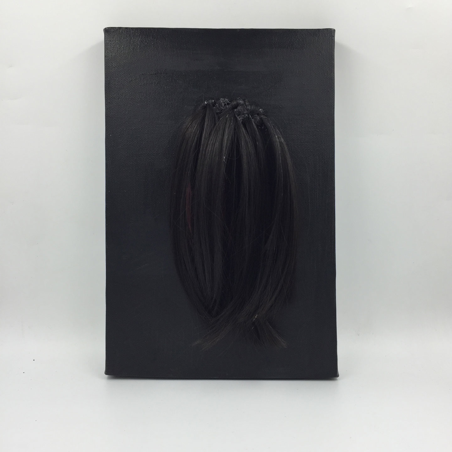 江芯露《Peep》討論的是人們的偷窺行為